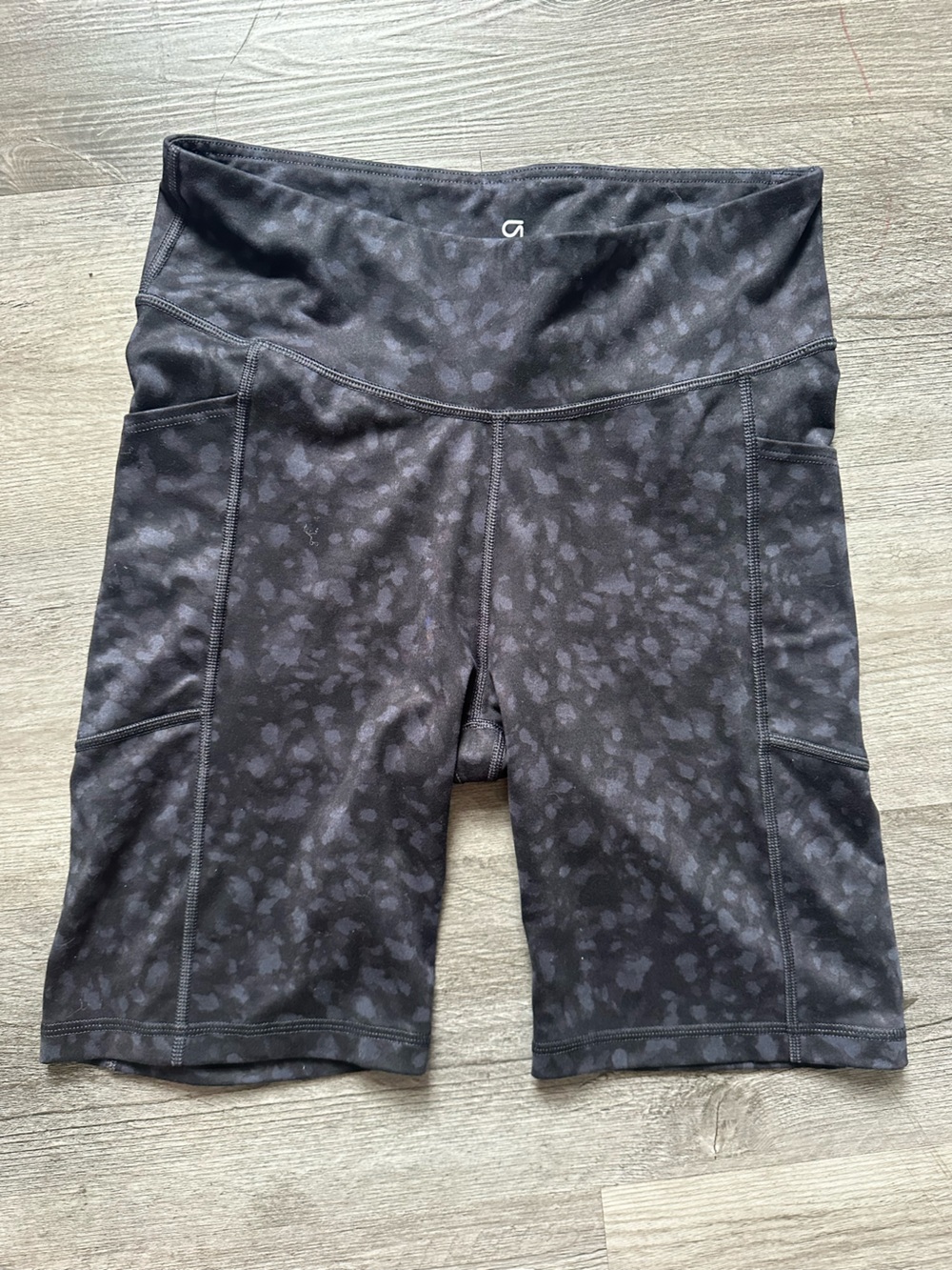 🌻 GAPFit Black Speckled Performance Bike Shorts 🌻